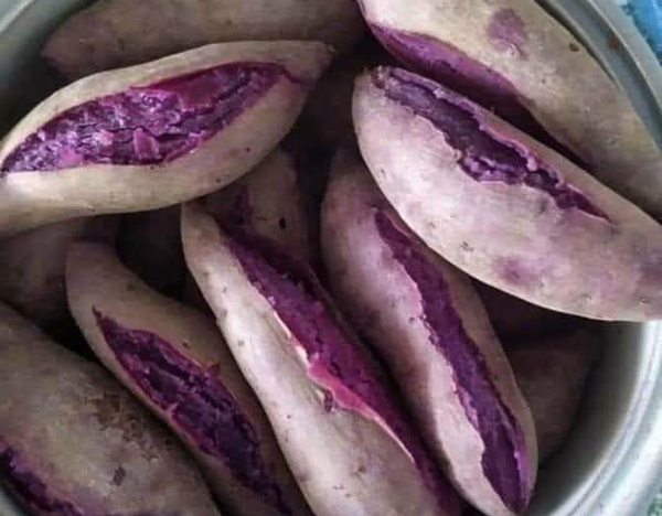 Anh Việt ấp ủ làm bánh khoai lang tím từ rất lâu, đến năm 2019 mới cho ra mắt thị trường.