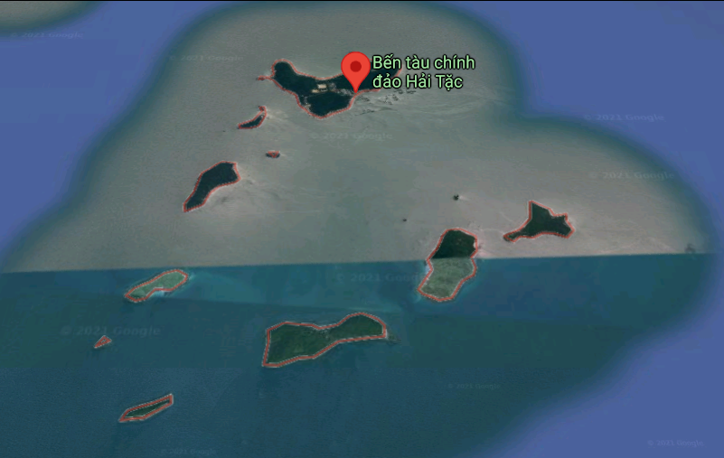 Hòn Đốc, hay còn gọi là Hòn Tre Lớn, là một hòn đảo nằm trong vịnh Thái Lan, cách bờ biển Kiên Giang 27,5 km. Đây là hòn đảo lớn nhất trong quần đảo Hải Tặc có diện tích 90 ha, với 363 hộ dân sống trên đảo.