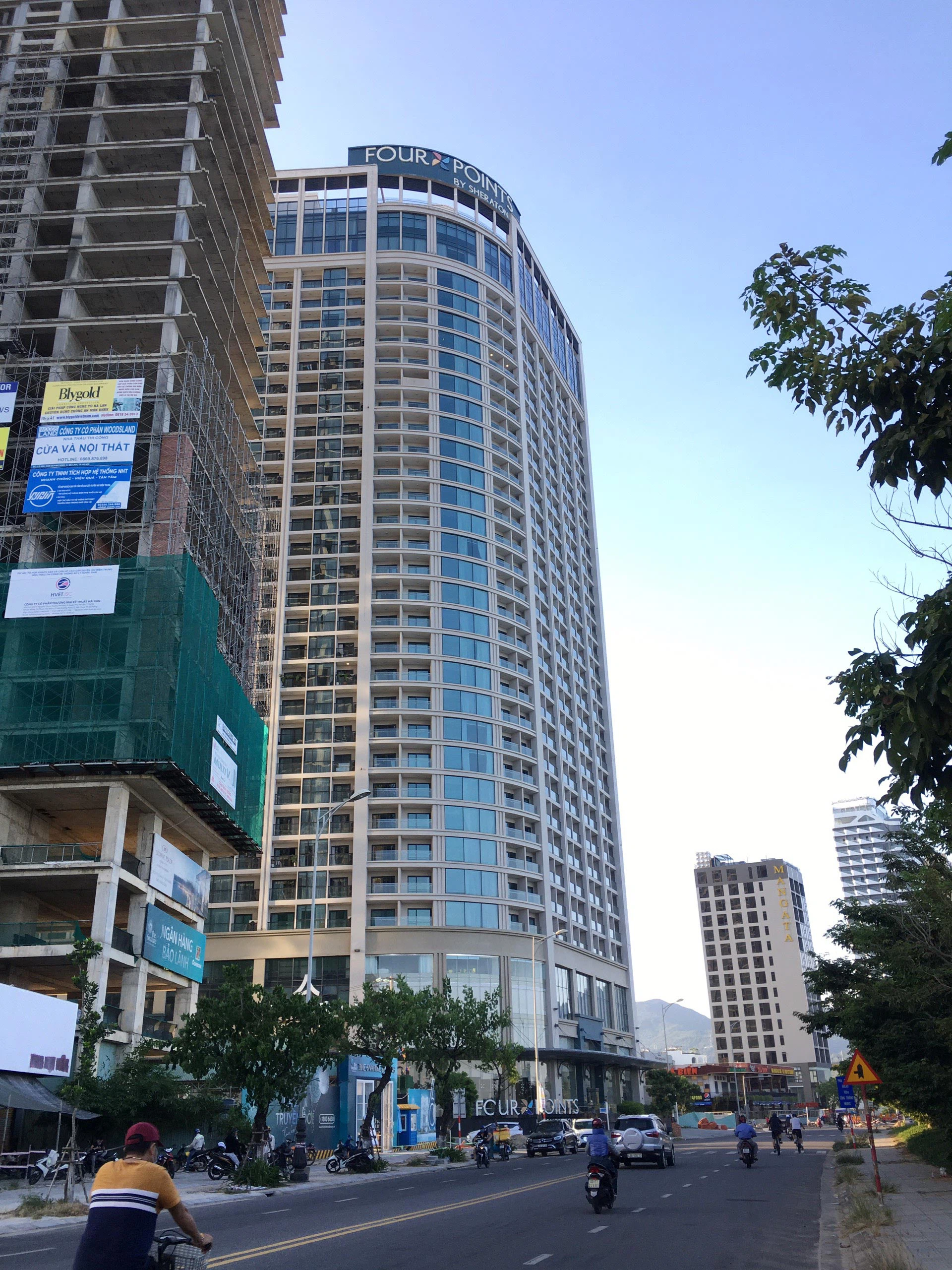 Tổ hợp khách sạn và căn hộ cao cấp Four Points By Sheraton & Luxury Apartment ở đường Võ Nguyên Giáp, quận Sơn Trà