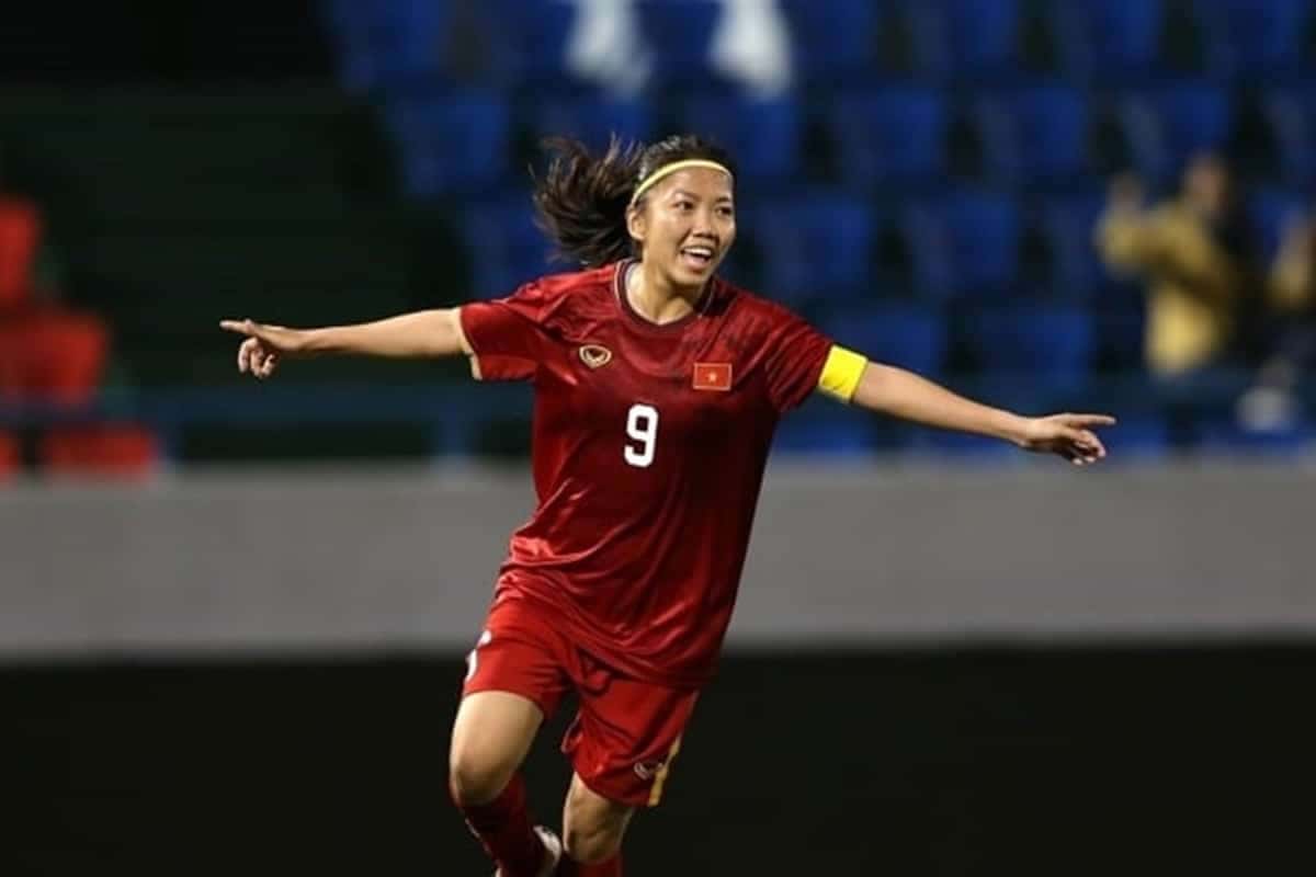 Huỳnh Như sẽ là cầu thủ bóng đá nữ đầu tiên của Việt Nam sang Châu Âu thi đấu.