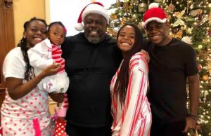 Cedric The Entertainer with his children and granddaughter