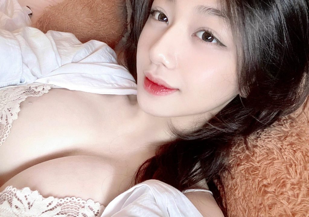 Hotgirl Trần Hà Linh