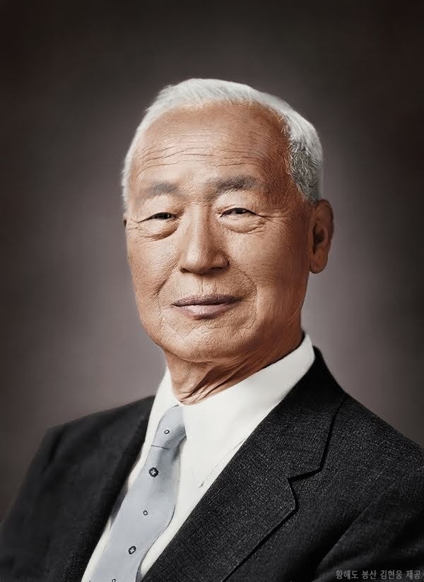 Tổng thống Hàn Quốc đầu tiên Lee Seung Man. Ảnh: Koreaboo.